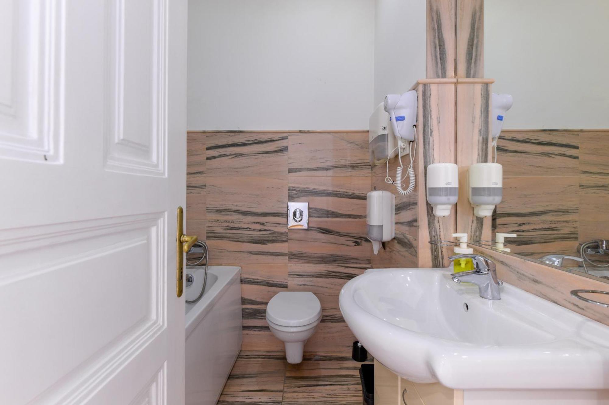 Apartment Luna Zagreb Bagian luar foto