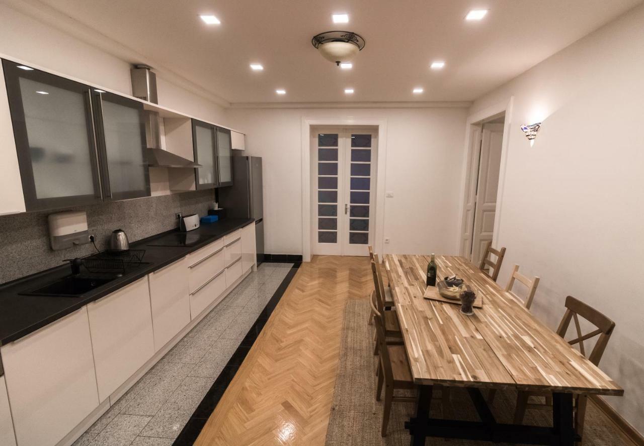 Apartment Luna Zagreb Bagian luar foto